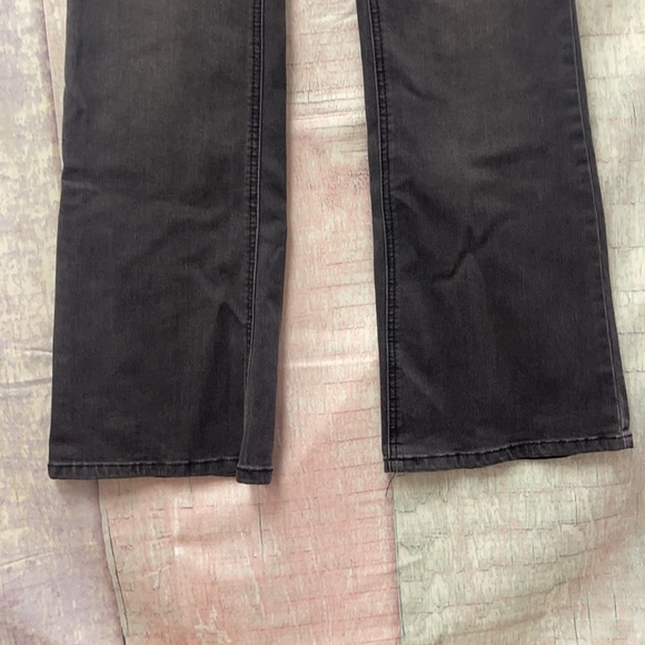 - Brand new Woman’s Gloria Vanderbilt jeans. Size 8 - Picture 4 of 12